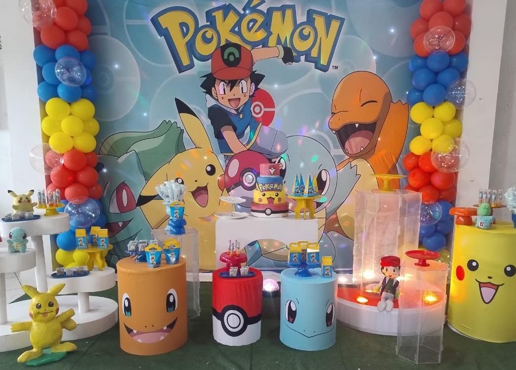 Decoração de festa infantil montada no salão do Tralala